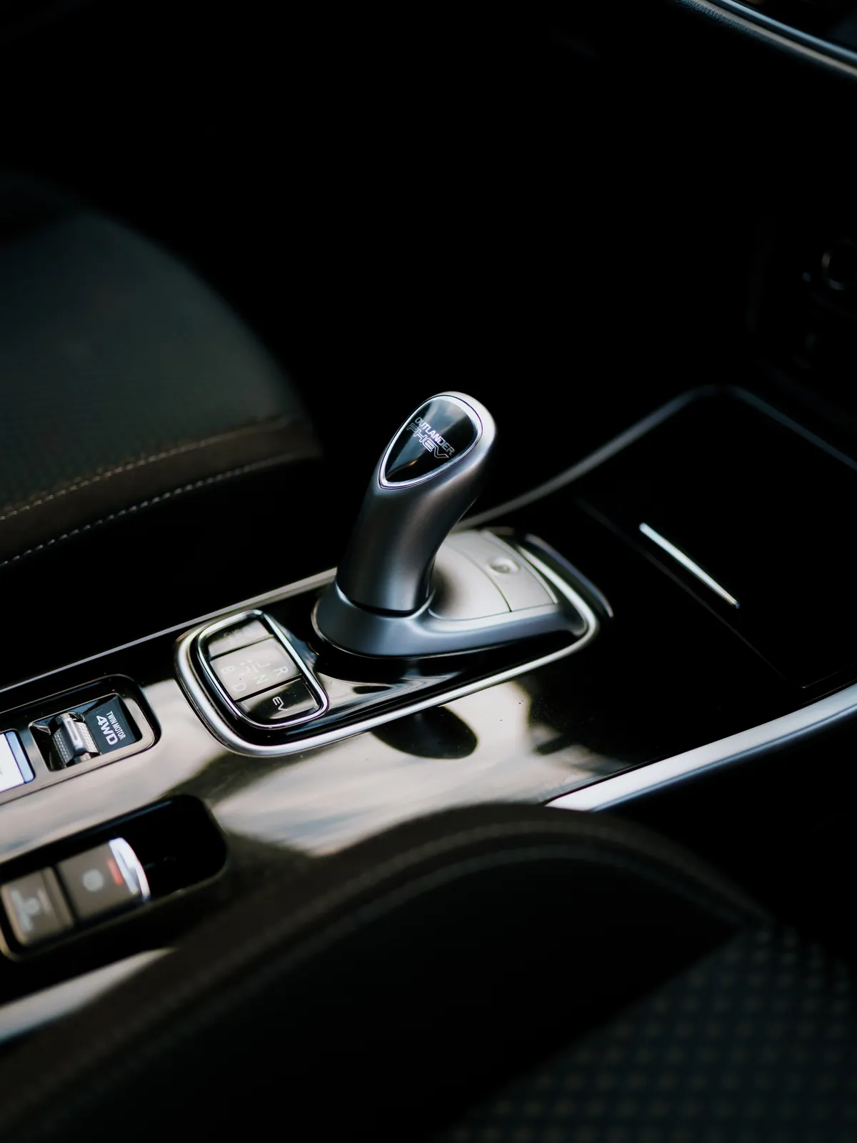 Mitsubishi Outlander Design PHEV CVT 2020 – photo 6 of 10 – for sale at DMS Manchester